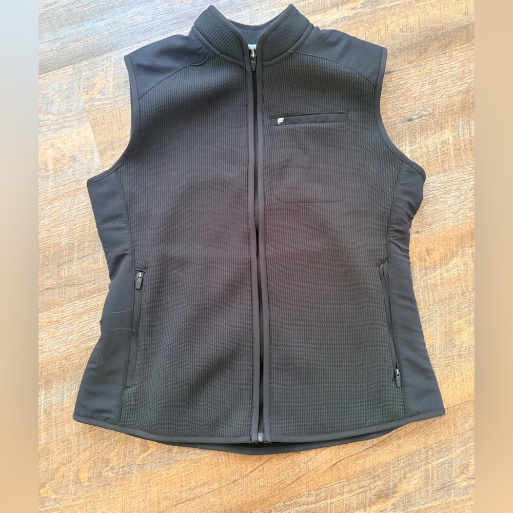 Fabletics scrub vest